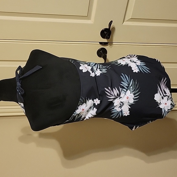 Floral Halter One-Piece Swimsuit Tummy Control NWOT - Picture 10 of 12